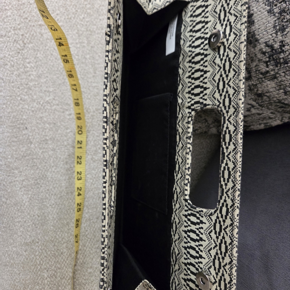Geometric Pattern Clutch - Picture 4 of 6